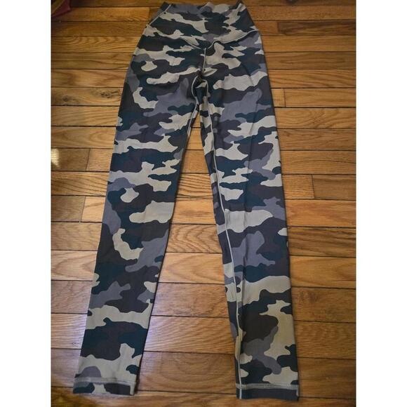 Pants - AERIE OFFLINE Camouflage Print 7/8 Leggings